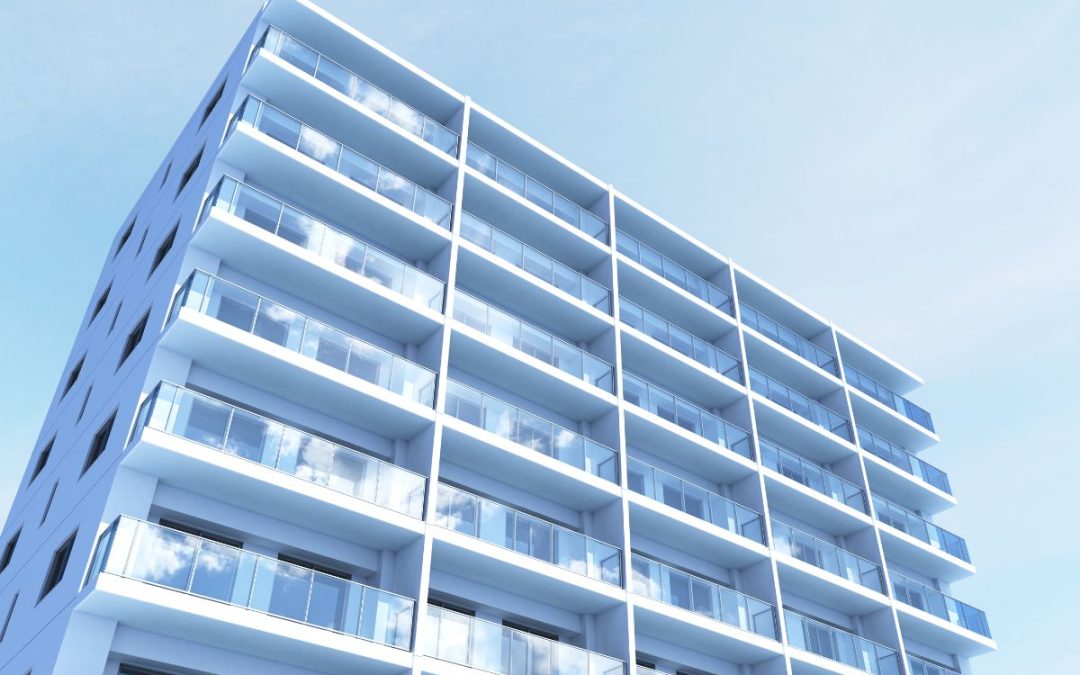 Pulizia vetrate condominiali, come mantenerle sempre perfette
