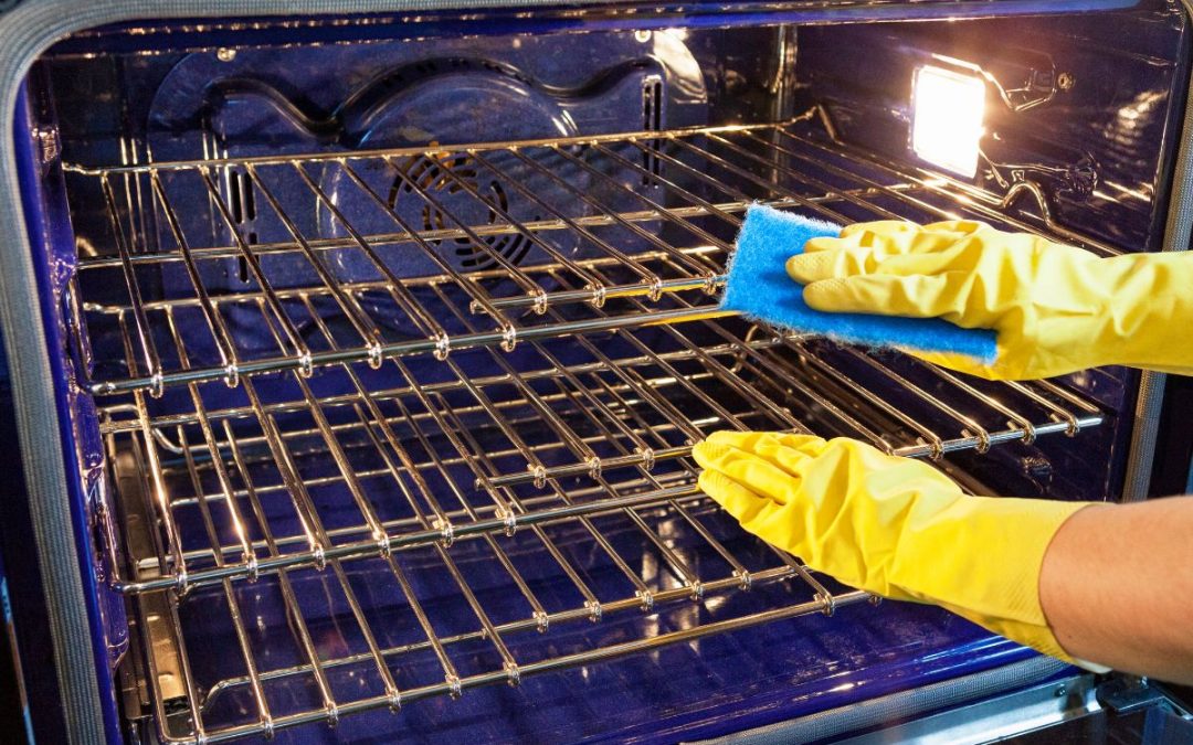 Pulizia forno, come farla e cosa sapere